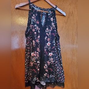 White House Black Market tank